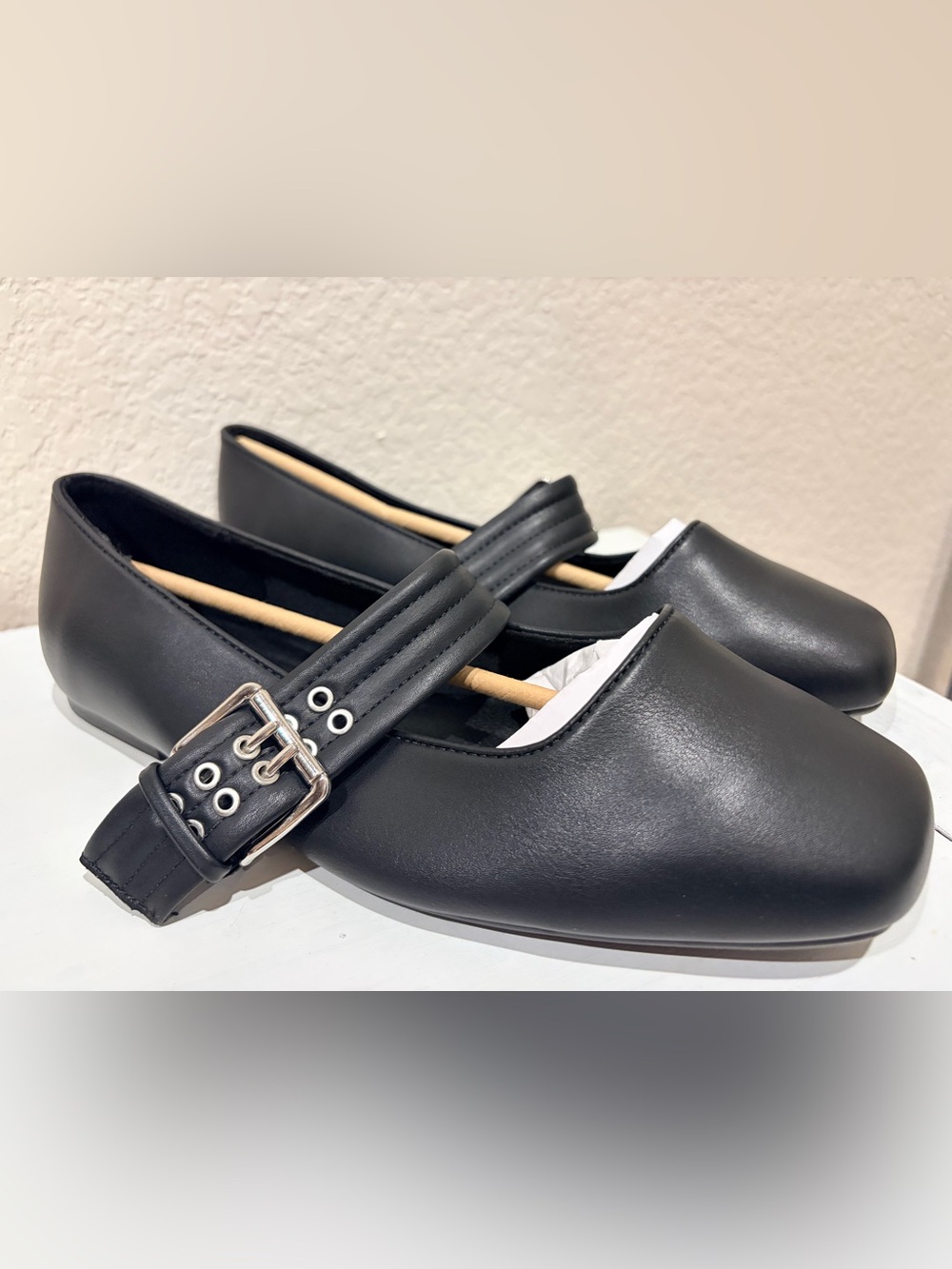 Women’s 10Wide Torrid Black Mary Jane Flats with Buckle Strap New